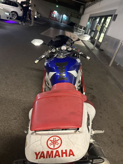 Yamaha YZF R6, An 2000, Carburatie