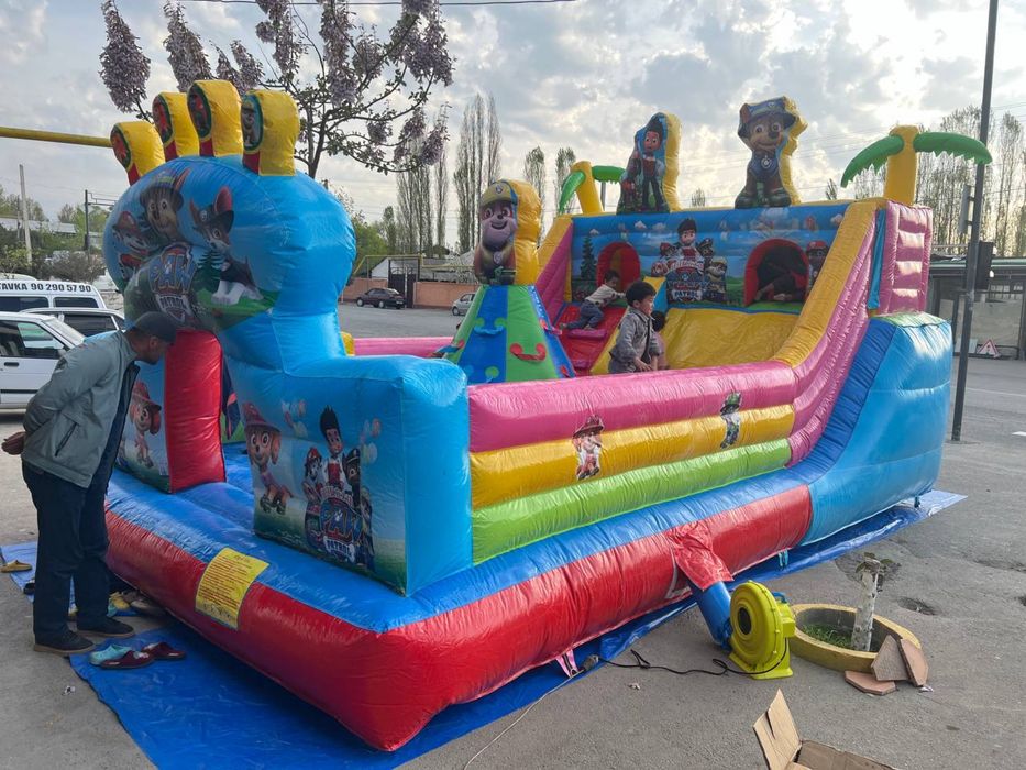 Batut. Holati yangidek. Razmeri 4*7. 60 kishiniham bemalol koʻtaradi.