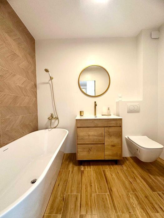 Vând apartament 3 camere, două bai , Mihai Viteazu - Rahovei