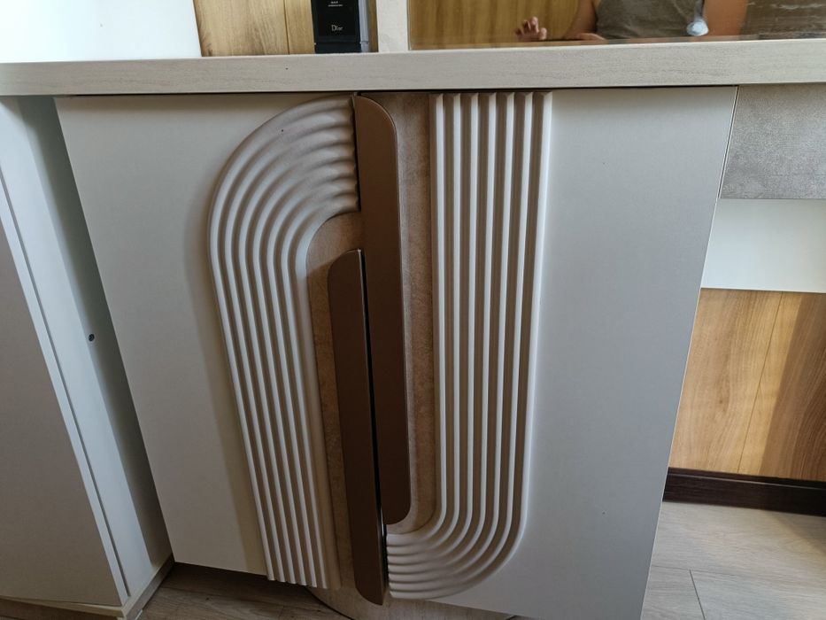 Продам спальный гарнитур. Полный комплект