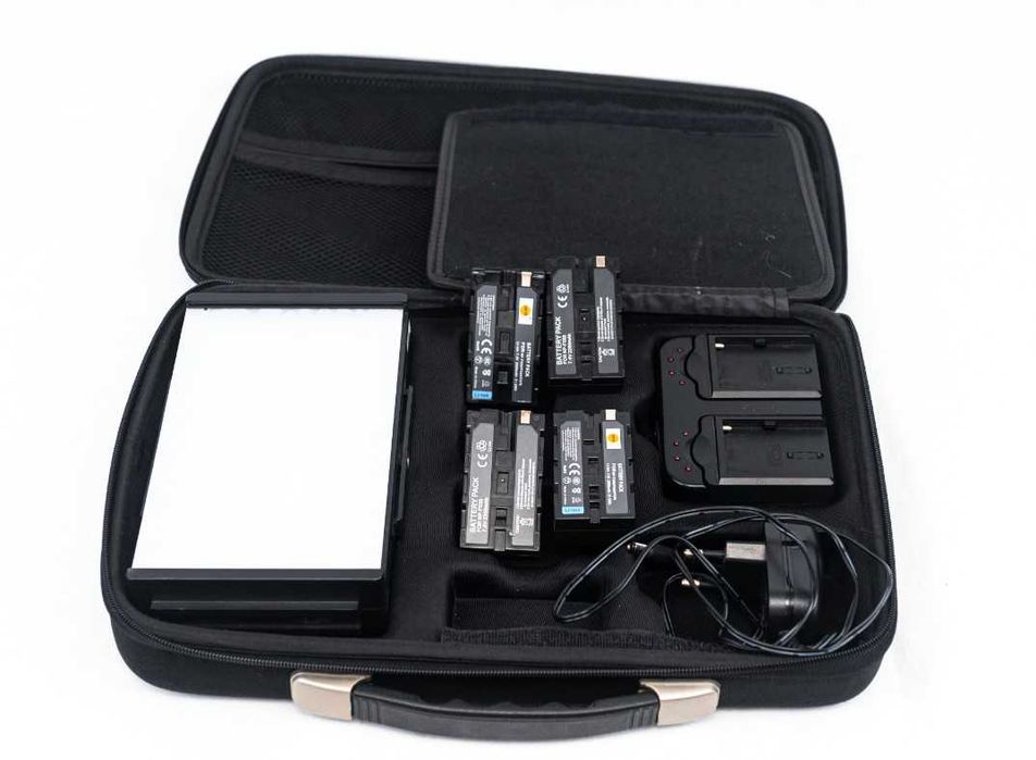 Lumina continua Fotodiox LED312DS cu baterii