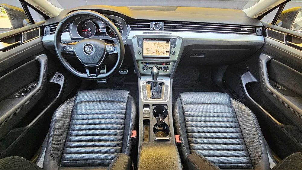 VW Passat Highline 2016 2.0TDI 190cp DSG / Distronic LINE SIDE Matrix Ventilatie / TOP