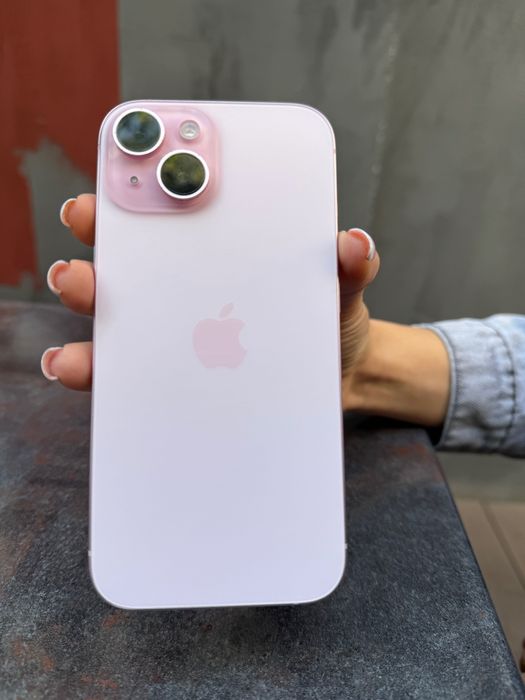 Продавам iPhone 15 – 256 GB