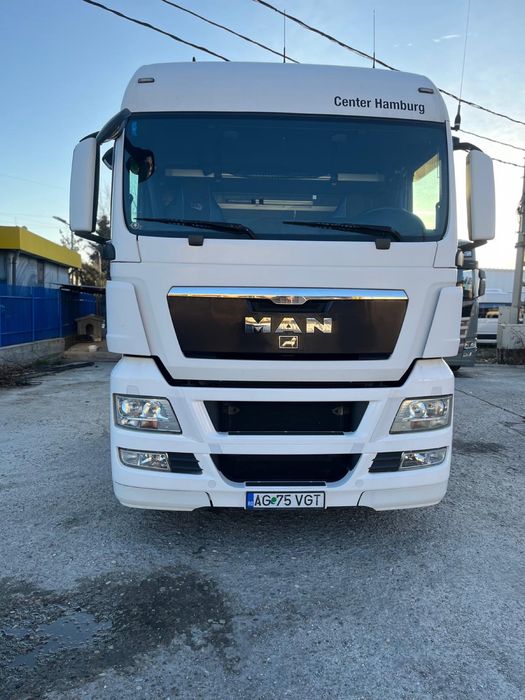 Man TGX 18.440 - cap tractor si Semiremorca box KOGEL