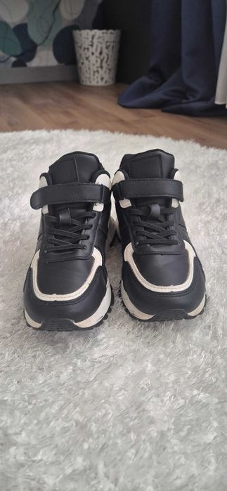 Кожени кецове, 33 номер