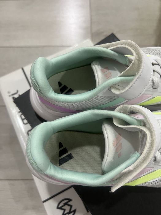 Кроссовки adidas 33 размер