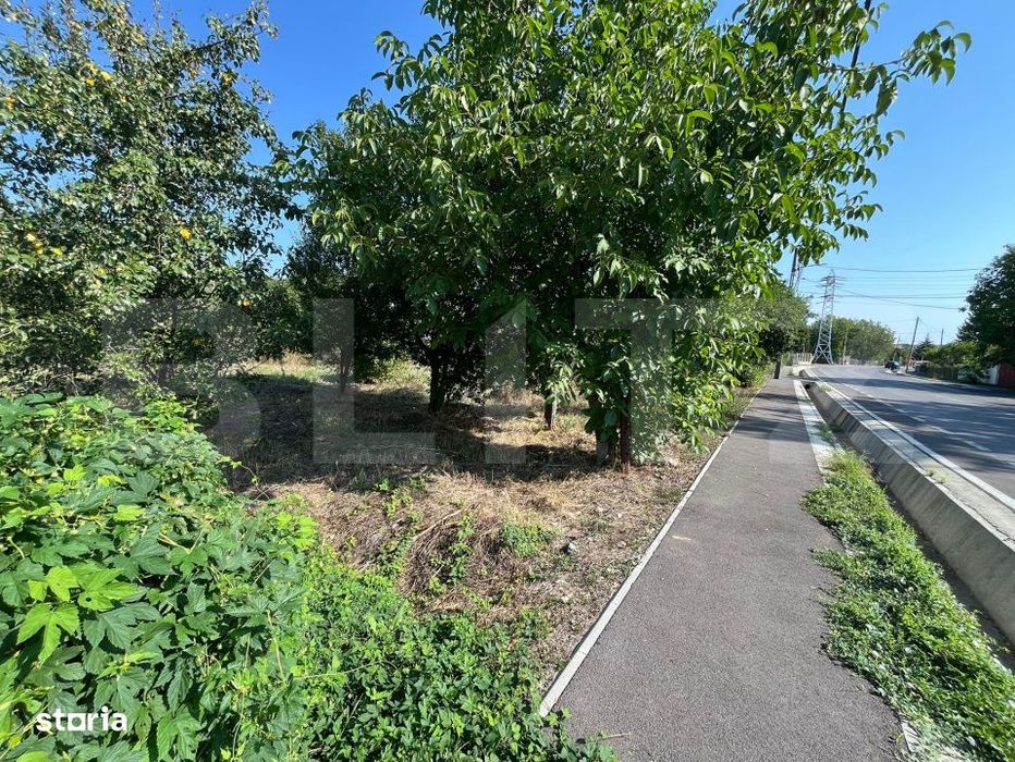 Teren intravilan de vanzare, 2.000 mp, deschidere 30 m