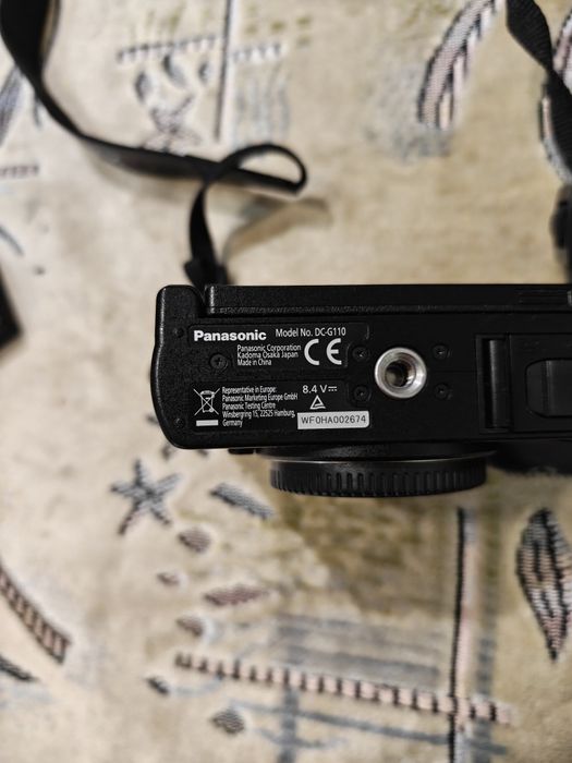 Kit foto-video vlogging Panasonic Lumix G110 + 2 Obiective (12-32mm & 25mm f/1.7) + Grip + Baterii extra