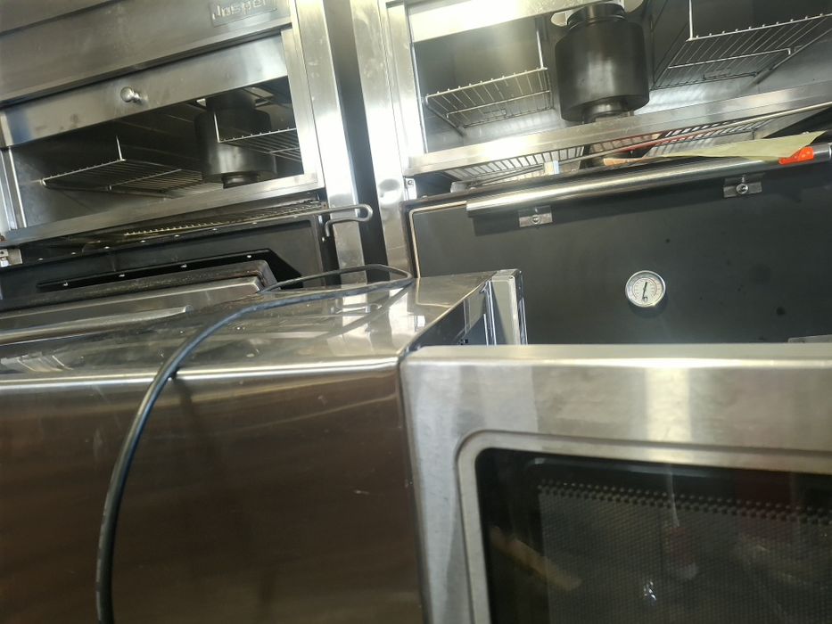 Микровълнова фурна професионална