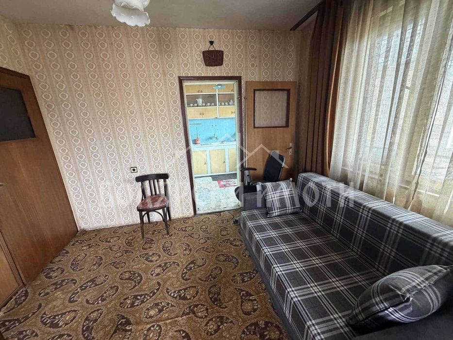 Монолитна двуетажна къща в с. Присово