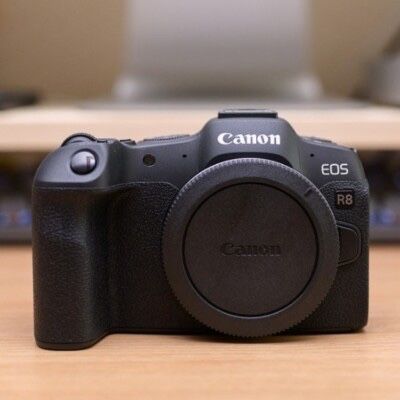Продам Canon R8 body