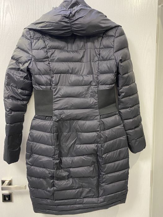 Зимно дълго яке на Guess