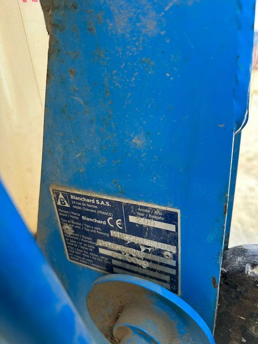 Met Khun Blanchard Puissance 1000 litri  , 18 metri ,Rampe Aluminiu