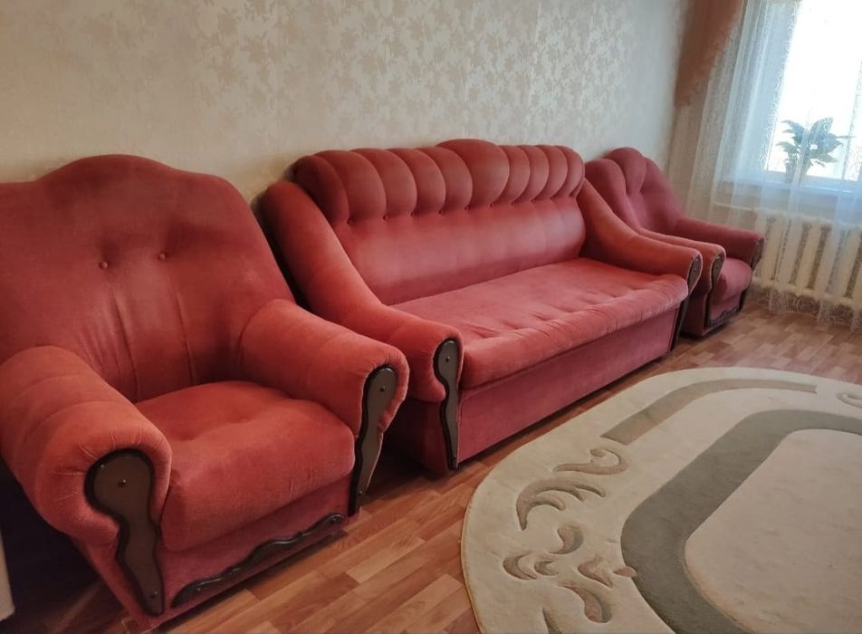 Раскладной диван и кресла 50000