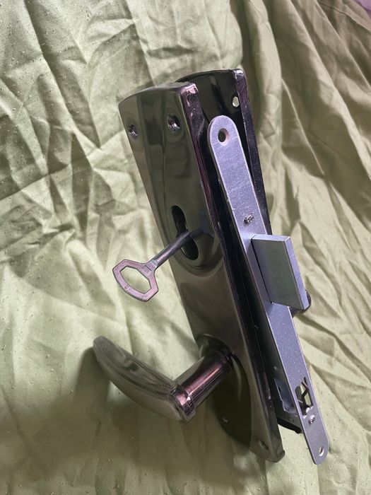 Yale de diferite tipuri