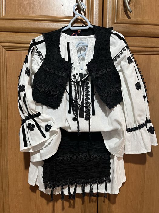 Costum popular pentru fetițe