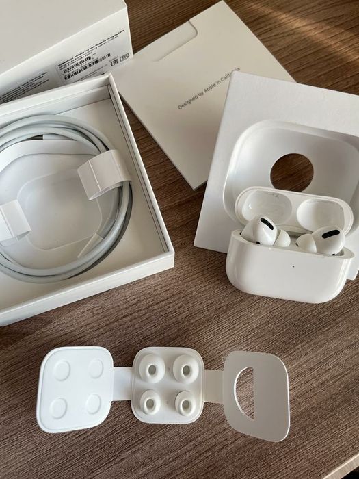 Наушники AirPods Pro оригинал.