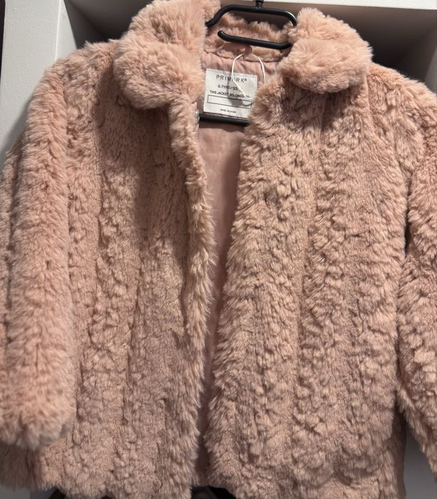 Rochita si blanita pentru fetita varsta cuprinsa intre 7,8 ani