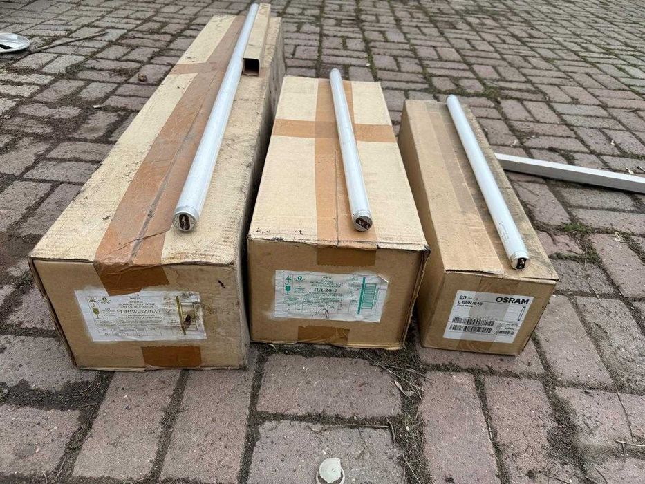 Лампы люминисцентные, разные так же энергосберегающие