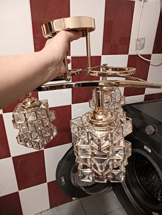 Продам люстру...