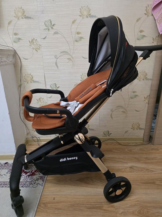 Прогулочная коляска в идеальном состоянии.