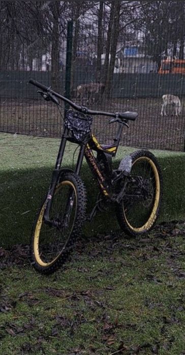 Bicicleta Downhill Mondraker Kaiser