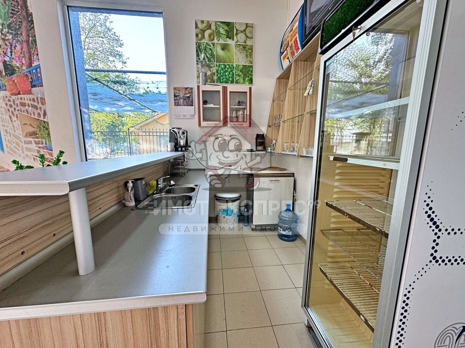 Заведение, с градина под наем, с човекопоток, обзаведено