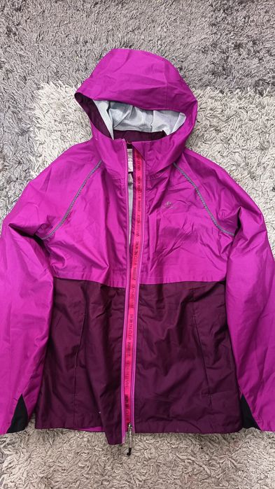 Geaca impermeabila Quechua