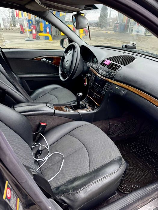 Vând Mercedes Benz W211 E220