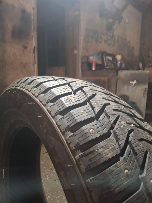 Продам зимние шины 235/60R18