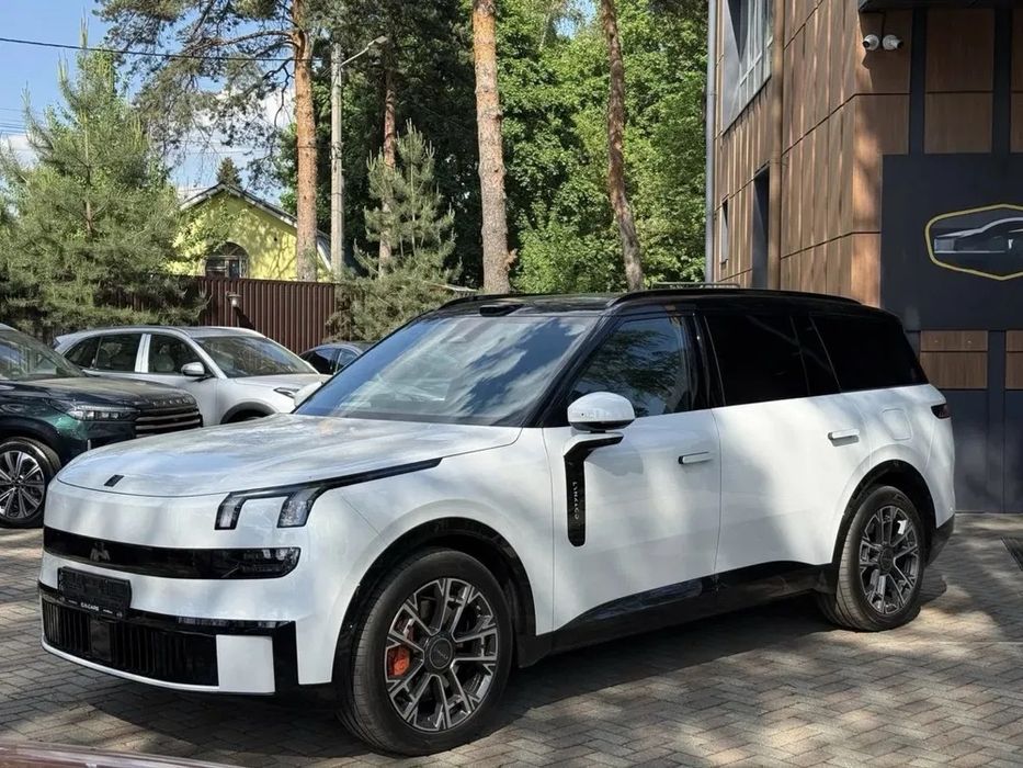Lynk & Co 900 2.0 турбо с русификацией