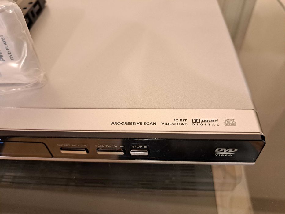 Dvd player ultra slim  Philips DVP5140  nefolosit in cutie