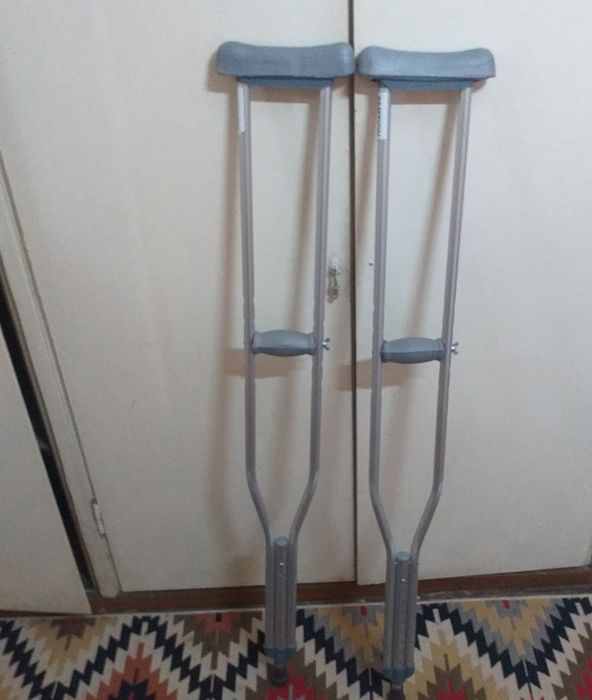 Костыли в отличном состоянии