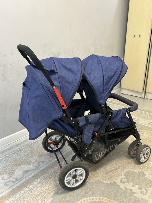 Продается Двухместный коляска