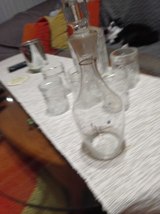 Гарафа с чаши за уиски, каничка с чаши за ракия