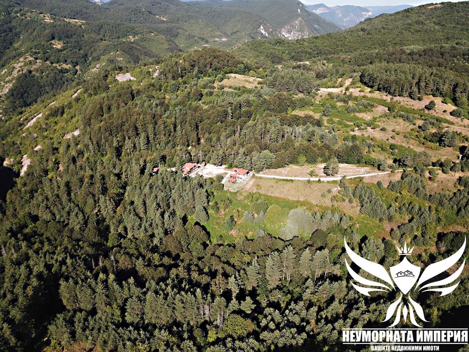 Под наем двуетажна къща за гости в село Мостово обл.Пловдив