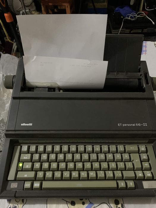 Masina de scris Olivetti
