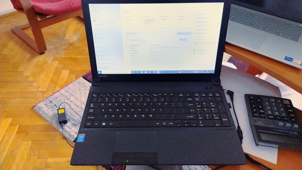 Laptop i3, 15,6", 8 GB RAM, SSD.
