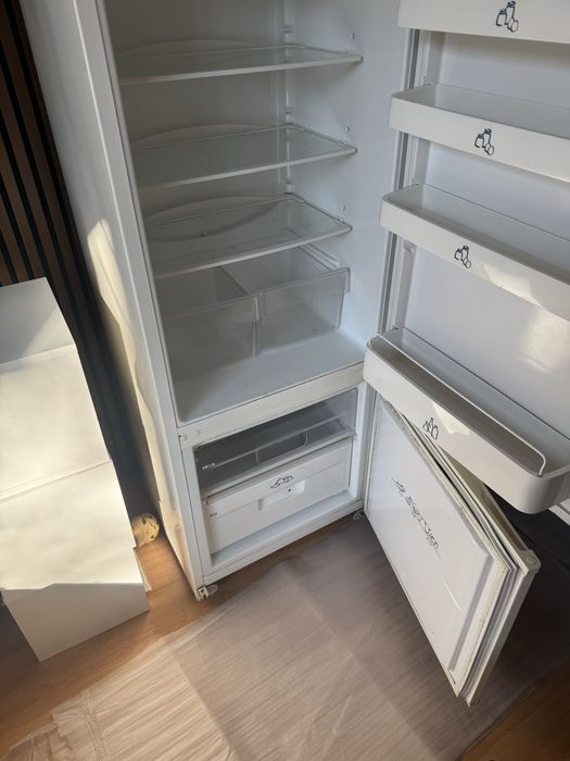 Хладилник с фризер Snaige