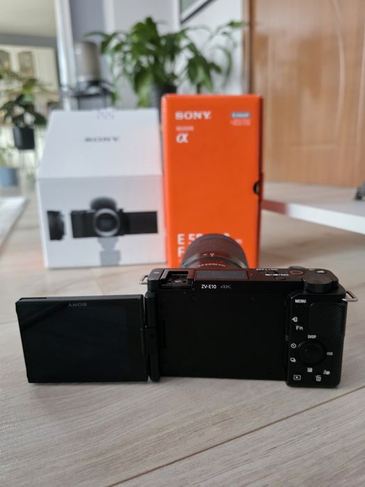 Sony ZV-E10 + 2 обектива (16-50mm и 55-210mm)