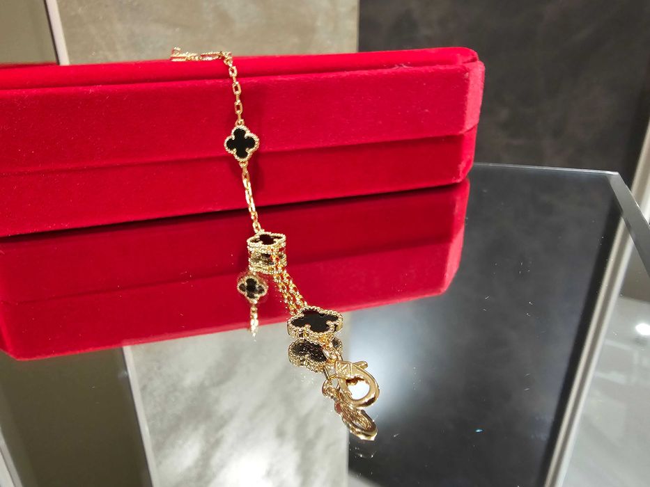 Van Cleef & Arpels VCA Rose Onyx 5 Motifs Sweet Alhambra Дамска Гривна