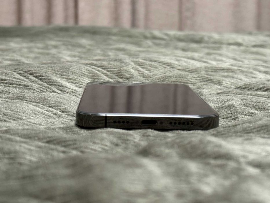 iPhone 12 Pro Max 128gb с протектори и калъфи