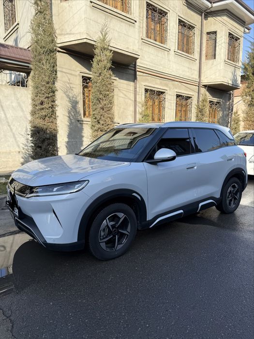 BYD Yuan up Ofitcial Nahd/Arenda