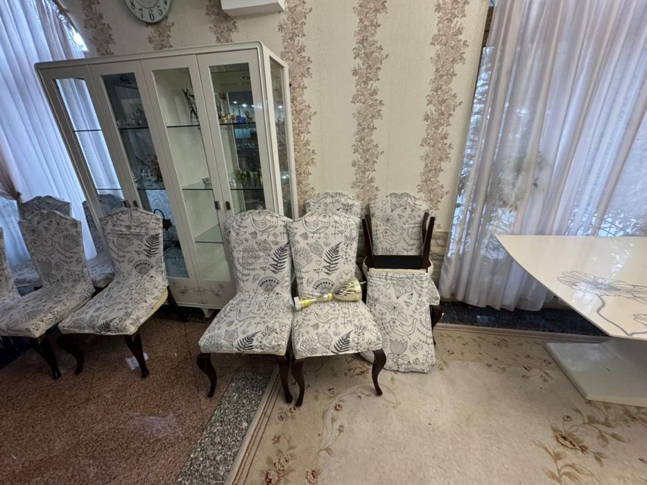 Продается комплект мебели