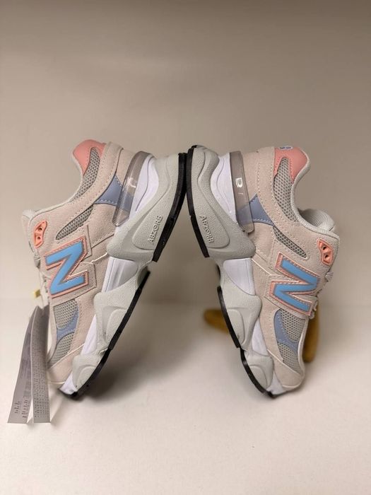 Adidași New Balance 9060