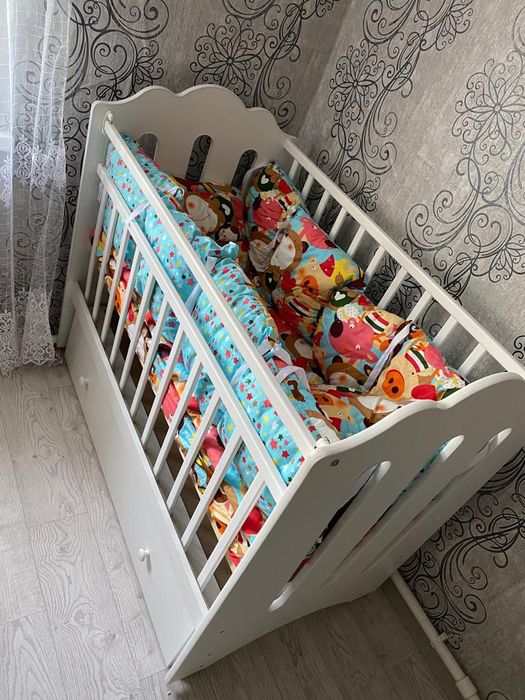 Детская кровать-качалка