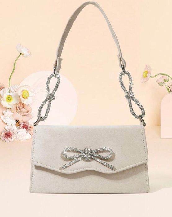 Дамска чанта с панделка