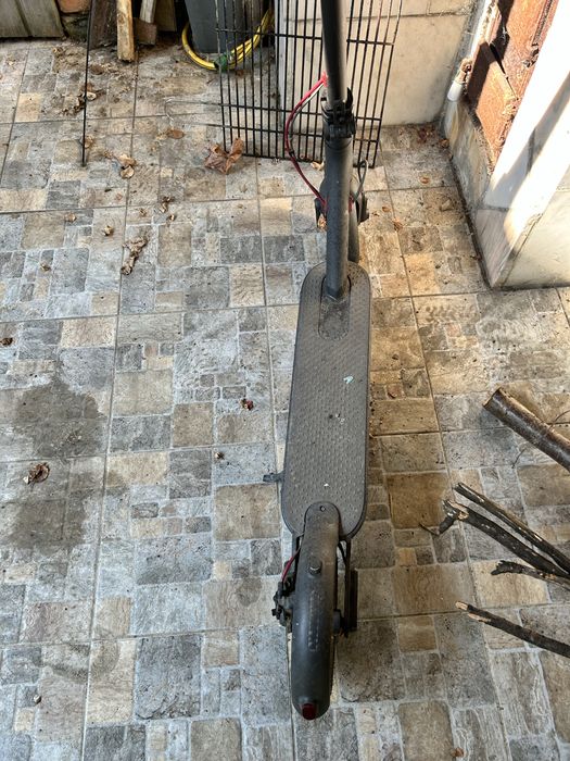 Trotineta electrica Xiaomi Mijia M365 baterie stricata