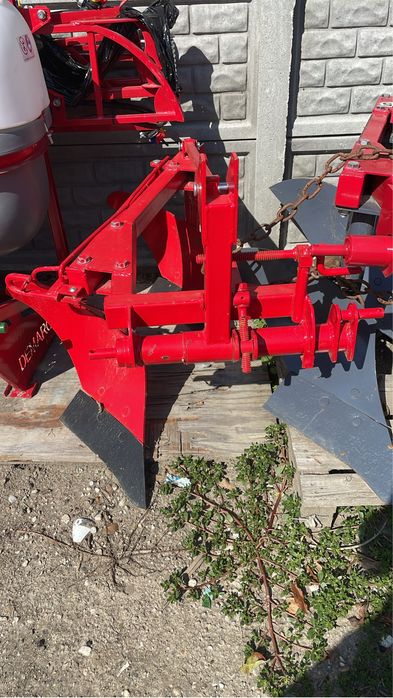 Tractor japonez Iseki 25 cai 4x4 cu freza plug