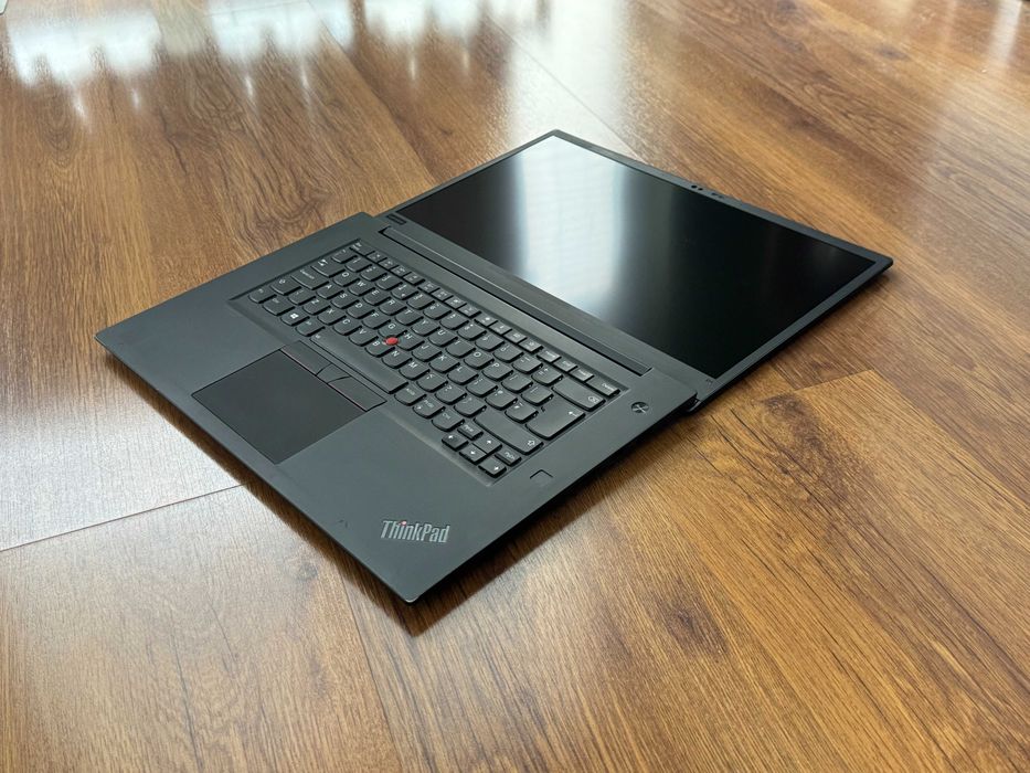 15.6' Full HD i7-8750H Lenovo ThinkPad P1 16GB DDR4/256GB NVMe/Nvidia Quadro P1000 4GB/Батерия 3ч